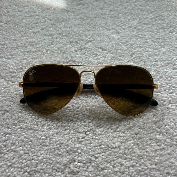 Ray-Ban Aviator - Picture 1 of 3